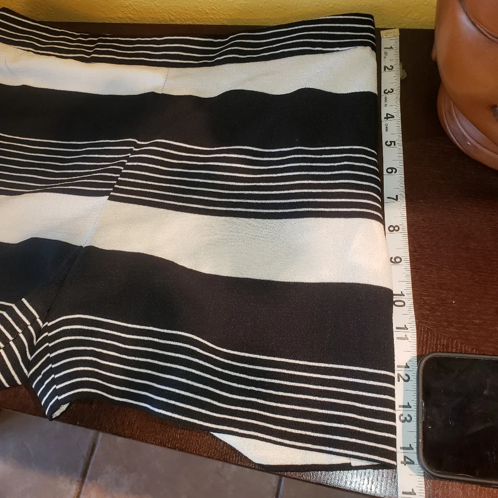Cynthia Rowley Shorts Size 8 - Picture 4 of 10